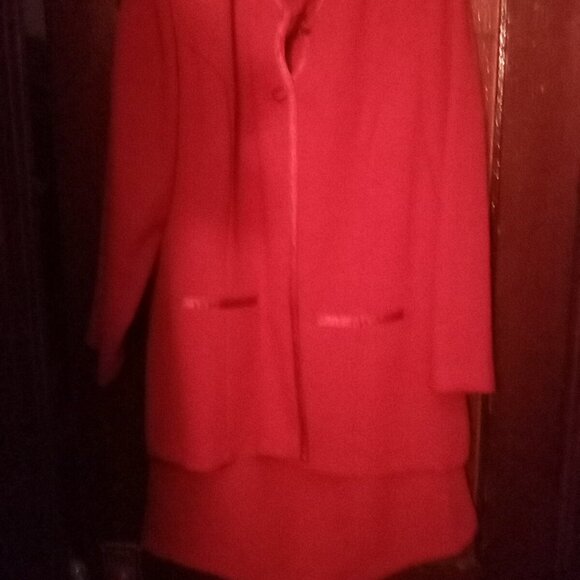 Addison Woods 2 pc Women's suit - Picture 1 of 2